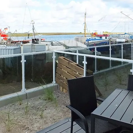 3 Person In Apartman *