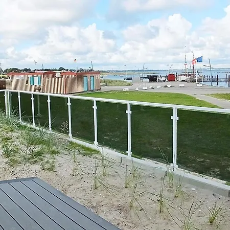 Apartman 3 Person In *