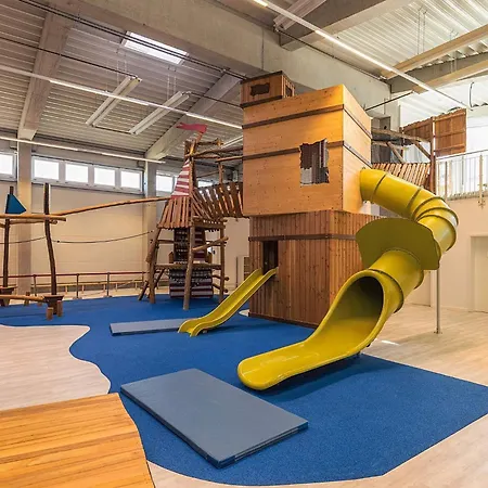 3 Person In Apartman