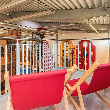 Apartman 3 Person In *