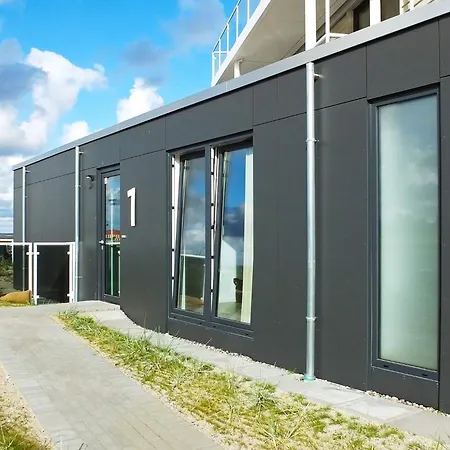 Apartment 5 Star In *
